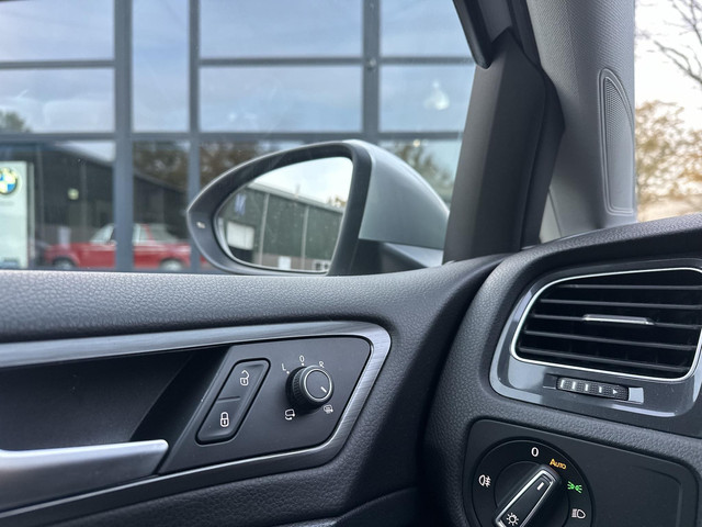 Volkswagen e-Golf e-Golf WARMTEPOMP| DODE HOEK| APPLE CARPLAY ANDROID AUTO| DIG. DASH | CAMERA| STOELVERW. |