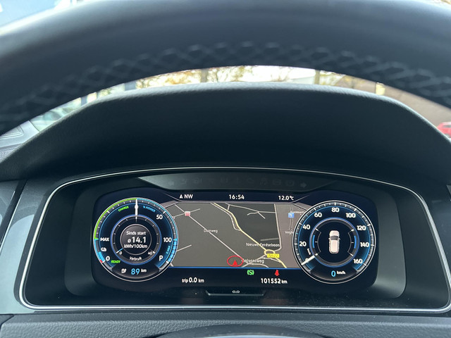 Volkswagen e-Golf e-Golf WARMTEPOMP| DODE HOEK| APPLE CARPLAY ANDROID AUTO| DIG. DASH | CAMERA| STOELVERW. |