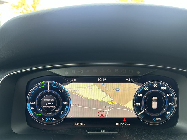 Volkswagen e-Golf e-Golf WARMTEPOMP| DODE HOEK| APPLE CARPLAY ANDROID AUTO| DIG. DASH | CAMERA| STOELVERW. |