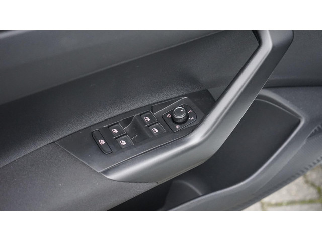 Volkswagen Polo 2.0 TSI GTI AUTOMAAT-ACC-BEATS-CAMERA-CARPLAY-KEYLESS-LED-MODE-NAVIGATIE-PANORAMA-VIRTUEEL