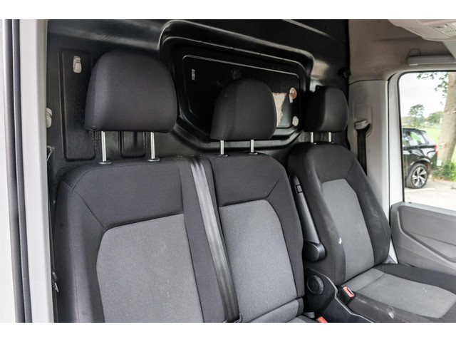 Volkswagen Crafter 35 2.0 TDI L3H3 Trekhaak I 3 Zitplaatsen I Cruise I Airco I Navigatie I Bluetooth I Dealeronderhouden