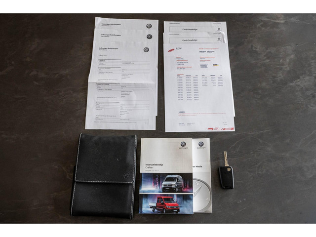 Volkswagen Crafter 35 2.0 TDI L3H3 Trekhaak I 3 Zitplaatsen I Cruise I Airco I Navigatie I Bluetooth I Dealeronderhouden