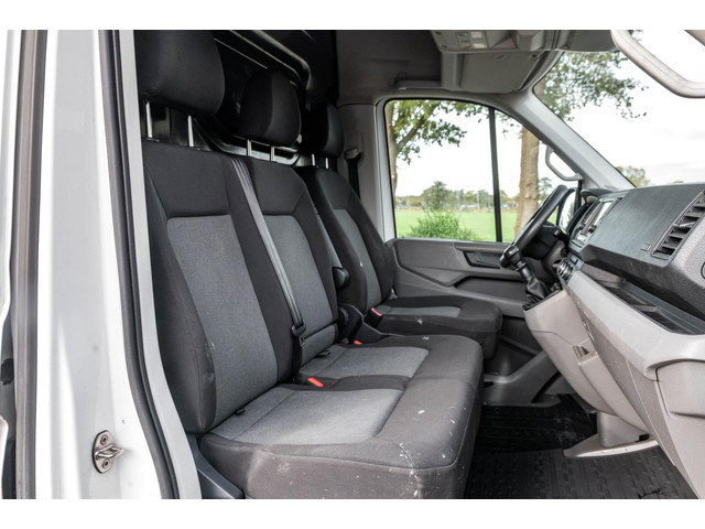 Volkswagen Crafter 35 2.0 TDI L3H3 Trekhaak I 3 Zitplaatsen I Cruise I Airco I Navigatie I Bluetooth I Dealeronderhouden