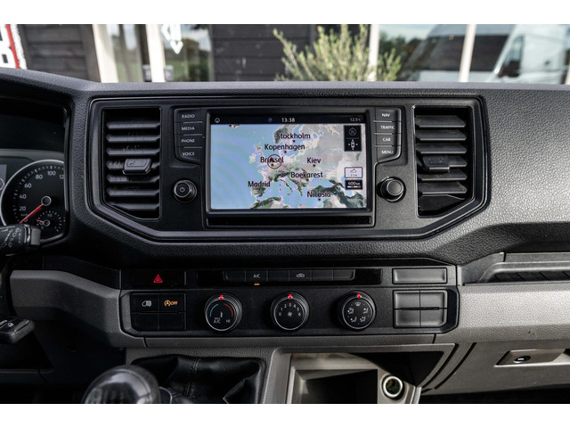 Volkswagen Crafter 35 2.0 TDI L3H3 Trekhaak I 3 Zitplaatsen I Cruise I Airco I Navigatie I Bluetooth I Dealeronderhouden