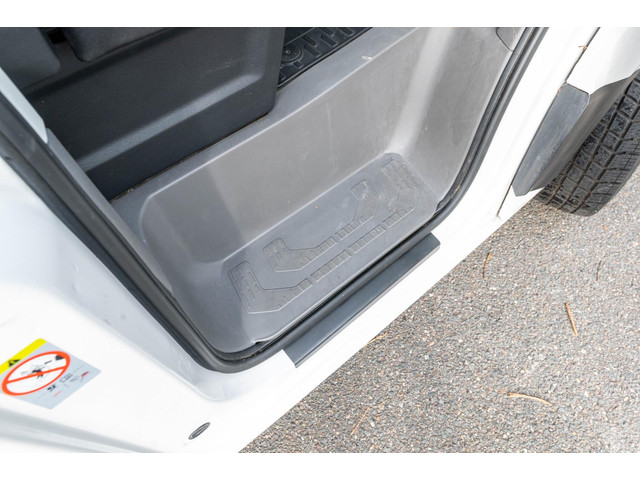 Volkswagen Crafter 35 2.0 TDI L3H3 Trekhaak I 3 Zitplaatsen I Cruise I Airco I Navigatie I Bluetooth I Dealeronderhouden