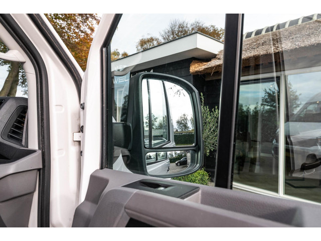 Volkswagen Crafter 35 2.0 TDI L3H3 Trekhaak I 3 Zitplaatsen I Cruise I Airco I Navigatie I Bluetooth I Dealeronderhouden
