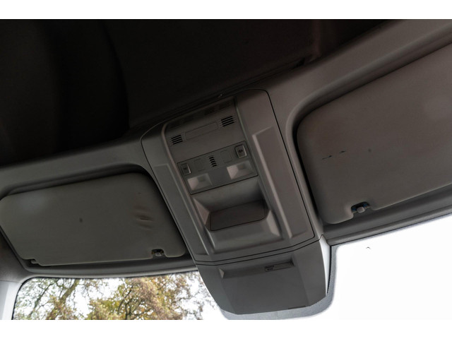 Volkswagen Crafter 35 2.0 TDI L3H3 Trekhaak I 3 Zitplaatsen I Cruise I Airco I Navigatie I Bluetooth I Dealeronderhouden