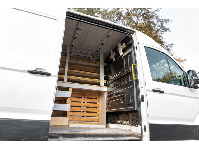 Volkswagen Crafter 35 2.0 TDI L3H3 Trekhaak I 3 Zitplaatsen I Cruise I Airco I Navigatie I Bluetooth I Dealeronderhouden