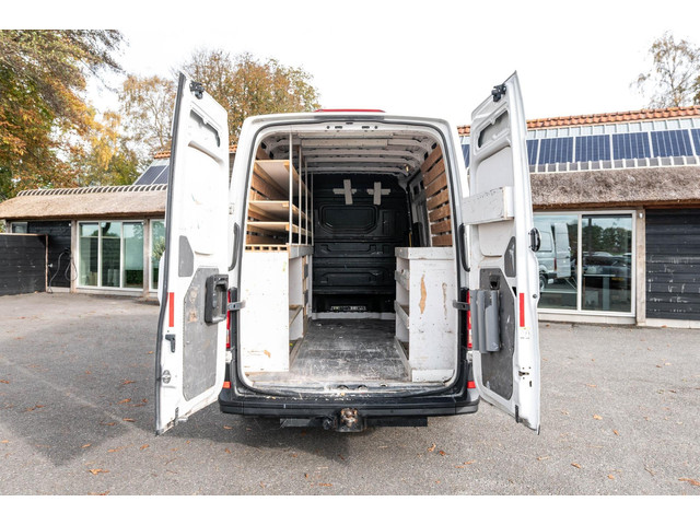 Volkswagen Crafter 35 2.0 TDI L3H3 Trekhaak I 3 Zitplaatsen I Cruise I Airco I Navigatie I Bluetooth I Dealeronderhouden