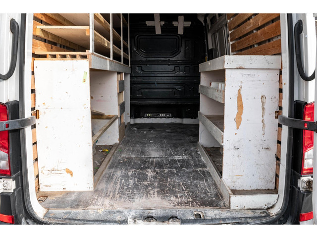 Volkswagen Crafter 35 2.0 TDI L3H3 Trekhaak I 3 Zitplaatsen I Cruise I Airco I Navigatie I Bluetooth I Dealeronderhouden