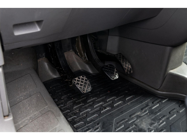 Volkswagen Crafter 35 2.0 TDI L3H3 Trekhaak I 3 Zitplaatsen I Cruise I Airco I Navigatie I Bluetooth I Dealeronderhouden