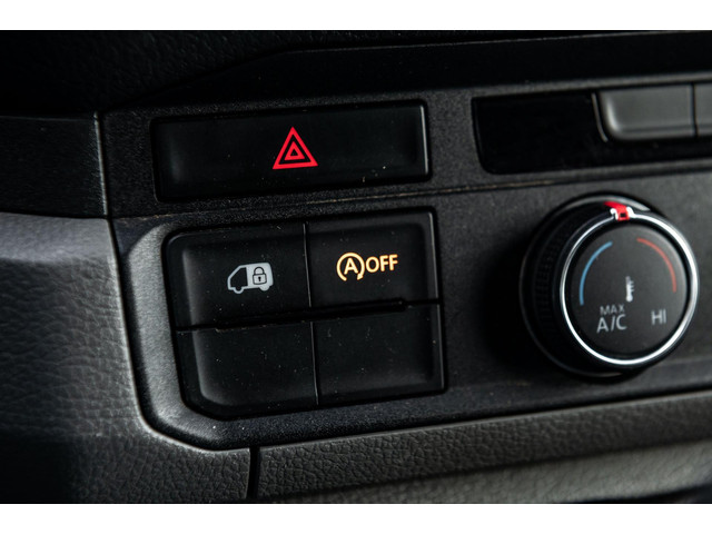 Volkswagen Crafter 35 2.0 TDI L3H3 Trekhaak I 3 Zitplaatsen I Cruise I Airco I Navigatie I Bluetooth I Dealeronderhouden