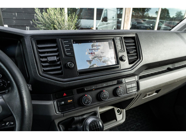 Volkswagen Crafter 35 2.0 TDI L3H3 Trekhaak I 3 Zitplaatsen I Cruise I Airco I Navigatie I Bluetooth I Dealeronderhouden