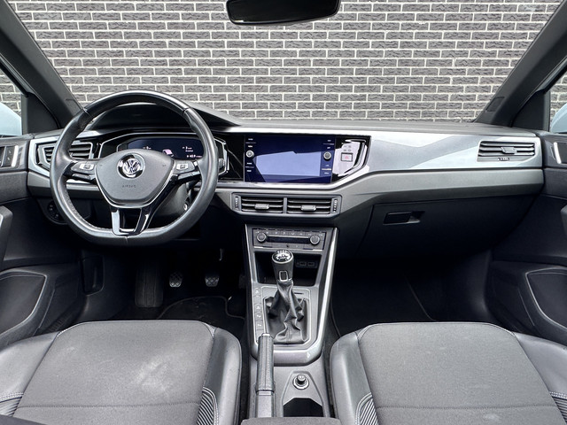 Volkswagen Polo 1.0 TSI Highline Business R | Panoramadak | Camera | Navigatie | DAB+