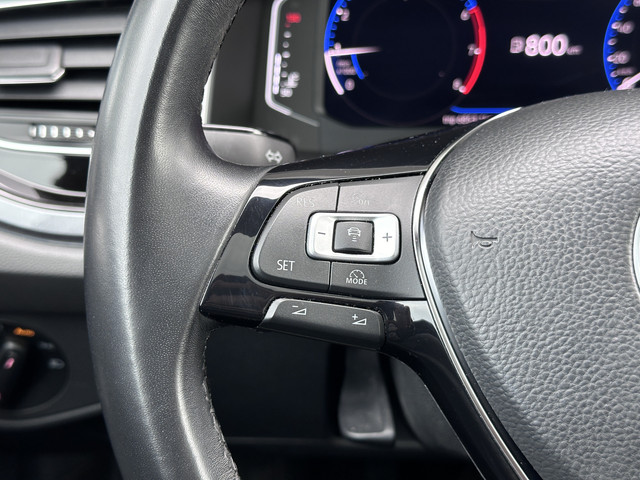Volkswagen Polo 1.0 TSI Highline Business R | Panoramadak | Camera | Navigatie | DAB+