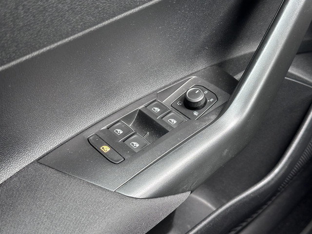 Volkswagen Polo 1.0 TSI Highline Business R | Panoramadak | Camera | Navigatie | DAB+