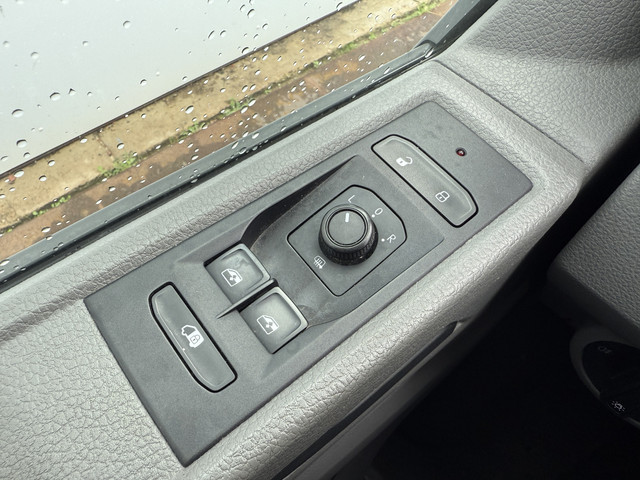 Volkswagen e-Transporter 113PK L2H1 138KM WLTP 37,3kWh 100% Elektrisch ABT E-transporter 3 Stoelen Trekhaak Airco Carplay Camera Parkeersensoren voor ach