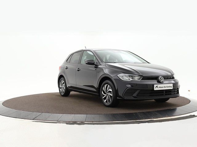 Volkswagen Polo 1.0 TSI Life · Apple Android Car Play · Navigatie · Getint Glas · Draadloze Oplader · 15'' Inch · Garantie t m 27-10-2027 of 100