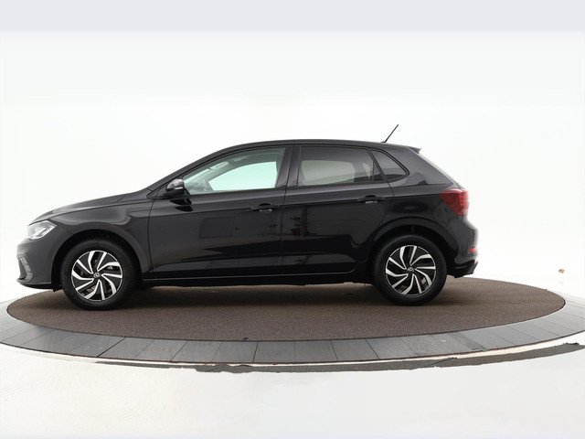 Volkswagen Polo 1.0 TSI Life · Apple Android Car Play · Navigatie · Getint Glas · Draadloze Oplader · 15'' Inch · Garantie t m 27-10-2027 of 100