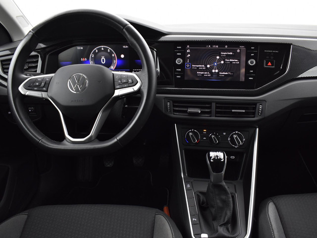 Volkswagen Polo 1.0 TSI Life · Apple Android Car Play · Navigatie · Getint Glas · Draadloze Oplader · 15'' Inch · Garantie t m 27-10-2027 of 100