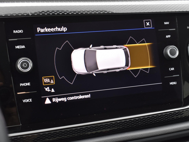 Volkswagen Polo 1.0 TSI Life · Apple Android Car Play · Navigatie · Getint Glas · Draadloze Oplader · 15'' Inch · Garantie t m 27-10-2027 of 100