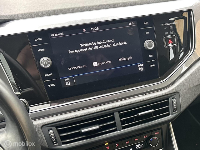 Volkswagen Polo 1.0 TSI 95PK DSG AUTOMAAT HIGHLINE CARPLAY CLIMATE CONROLE SFEERVERLICHTING PARKEERSENSOREN NETTE AUTO!!