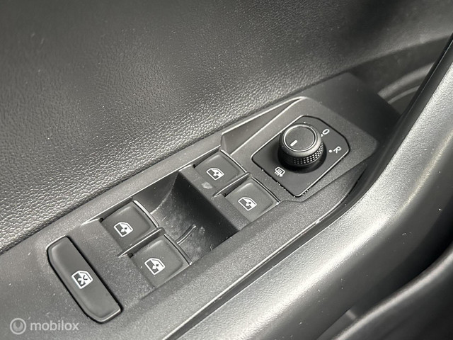 Volkswagen Polo 1.0 TSI 95PK DSG AUTOMAAT HIGHLINE CARPLAY CLIMATE CONROLE SFEERVERLICHTING PARKEERSENSOREN NETTE AUTO!!