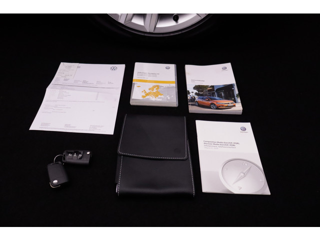 Volkswagen Polo 1.0TSI Highline Business R CARPLAY | LEDER | STOELVERW | ACC | NAVI | DAB | CLIMA | LMV 17''