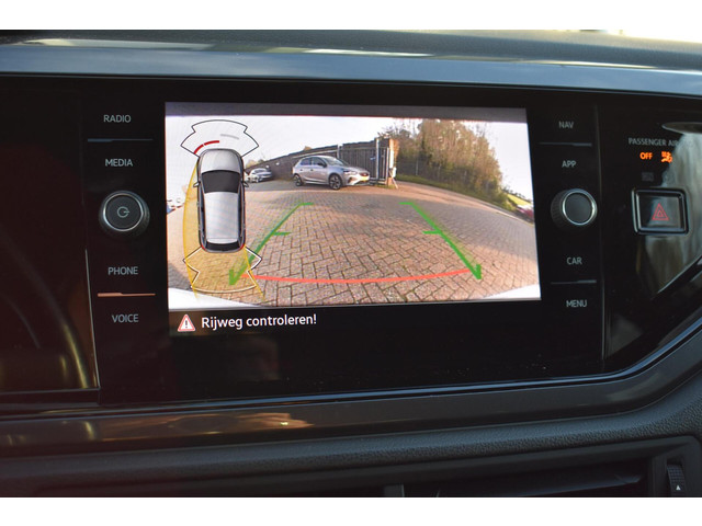 Volkswagen Polo 1.0 TSI R-Line Business | LED | Camera | Stoelverwarming |