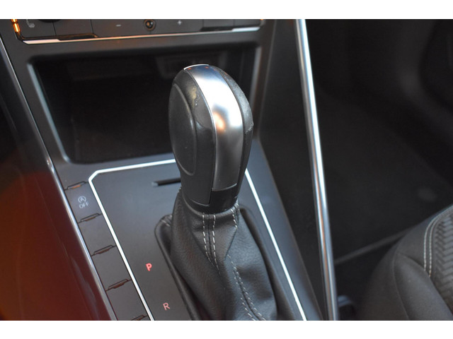 Volkswagen Polo 1.0 TSI R-Line Business | LED | Camera | Stoelverwarming |