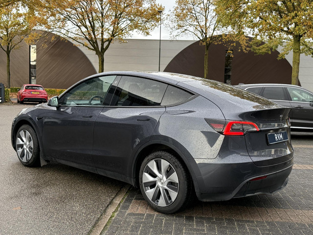 Tesla Model Y RWD 58 kWh AFNEEMBARE TREKHAAK| STOEL STUURVERW| AUTOPILOT| RIJKLAARPRIJS INCL. TESLA GARANTIE t m 03-2027 80.000km accu en aan