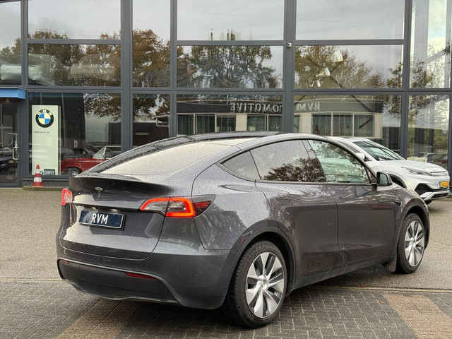 Tesla Model Y RWD 58 kWh AFNEEMBARE TREKHAAK| STOEL STUURVERW| AUTOPILOT| RIJKLAARPRIJS INCL. TESLA GARANTIE t m 03-2027 80.000km accu en aan