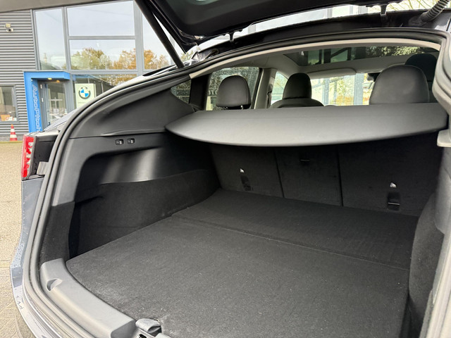 Tesla Model Y RWD 58 kWh AFNEEMBARE TREKHAAK| STOEL STUURVERW| AUTOPILOT| RIJKLAARPRIJS INCL. TESLA GARANTIE t m 03-2027 80.000km accu en aan