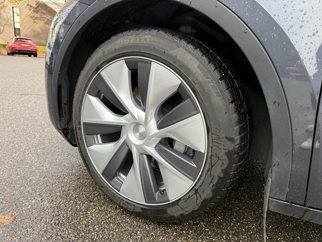 Tesla Model Y RWD 58 kWh AFNEEMBARE TREKHAAK| STOEL STUURVERW| AUTOPILOT| RIJKLAARPRIJS INCL. TESLA GARANTIE t m 03-2027 80.000km accu en aan