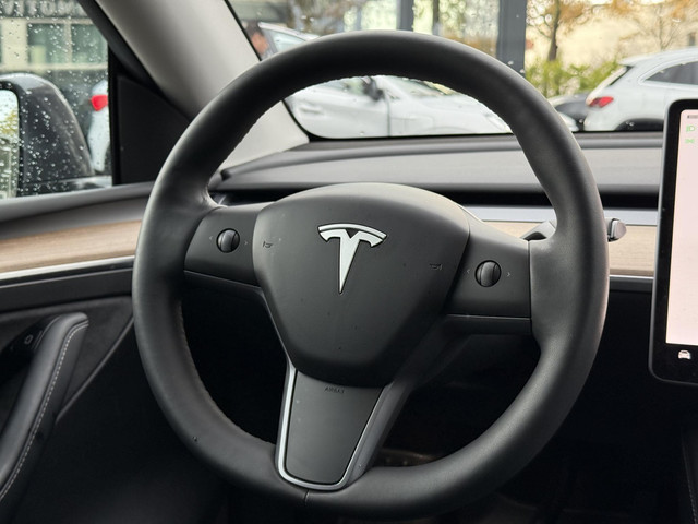 Tesla Model Y RWD 58 kWh AFNEEMBARE TREKHAAK| STOEL STUURVERW| AUTOPILOT| RIJKLAARPRIJS INCL. TESLA GARANTIE t m 03-2027 80.000km accu en aan