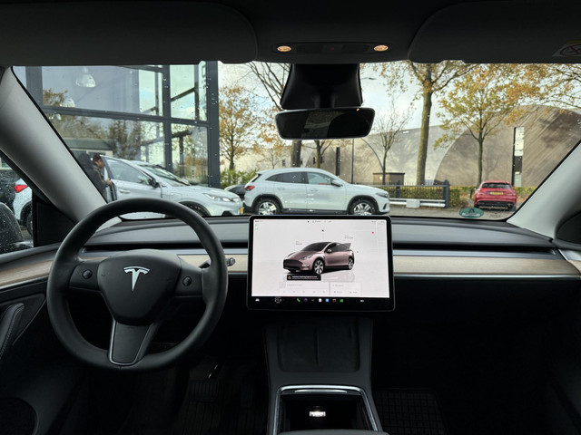 Tesla Model Y RWD 58 kWh AFNEEMBARE TREKHAAK| STOEL STUURVERW| AUTOPILOT| RIJKLAARPRIJS INCL. TESLA GARANTIE t m 03-2027 80.000km accu en aan