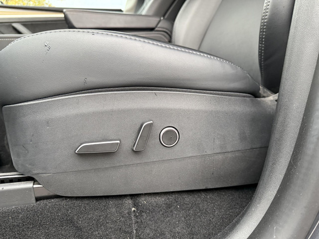 Tesla Model Y RWD 58 kWh AFNEEMBARE TREKHAAK| STOEL STUURVERW| AUTOPILOT| RIJKLAARPRIJS INCL. TESLA GARANTIE t m 03-2027 80.000km accu en aan