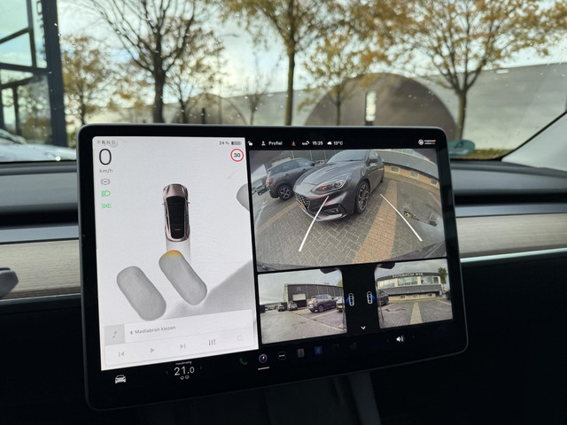 Tesla Model Y RWD 58 kWh AFNEEMBARE TREKHAAK| STOEL STUURVERW| AUTOPILOT| RIJKLAARPRIJS INCL. TESLA GARANTIE t m 03-2027 80.000km accu en aan