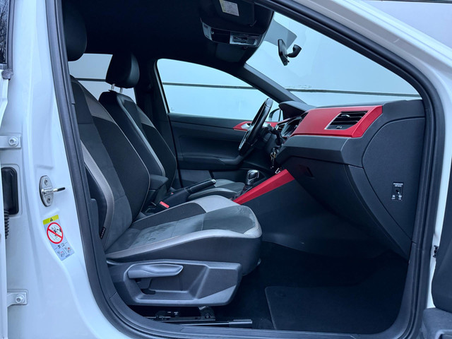 Volkswagen Polo 2.0 TSI GTI Beats |Carplay |Sfeer |Automaat |ACC |Stoelverw |Auto Park |Nap |Boekjes