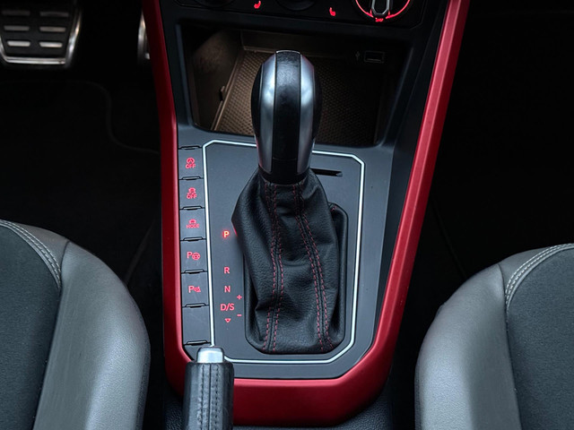 Volkswagen Polo 2.0 TSI GTI Beats |Carplay |Sfeer |Automaat |ACC |Stoelverw |Auto Park |Nap |Boekjes