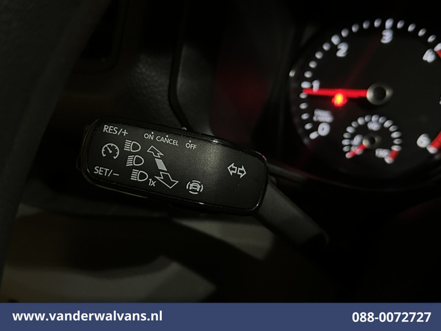 Volkswagen Crafter 2.0 TDI 141pk L3H3 L2H2 Euro6 Airco | Camera | Apple Carplay | Android Auto | Cruisecontrol | Massagestoel Chauffeursstoel