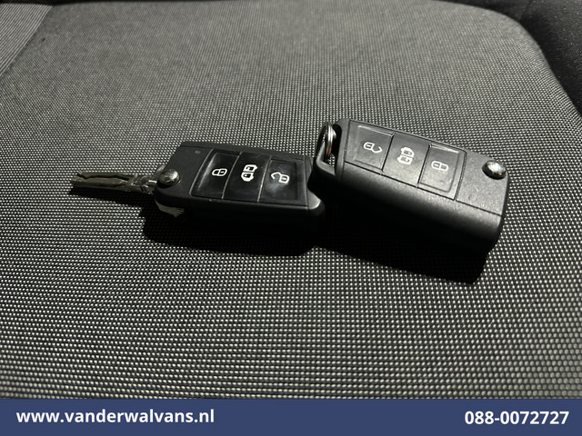Volkswagen Crafter 2.0 TDI 141pk L3H3 L2H2 Euro6 Airco | Camera | Apple Carplay | Android Auto | Cruisecontrol | Massagestoel Chauffeursstoel