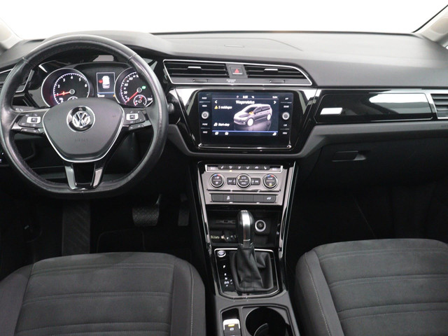 Volkswagen Touran 1.5 TSI Highline 7p Automaat | Panoramadak | Camera | Stoelverwarming | Trekhaak