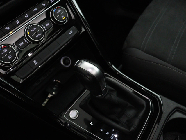 Volkswagen Touran 1.5 TSI Highline 7p Automaat | Panoramadak | Camera | Stoelverwarming | Trekhaak