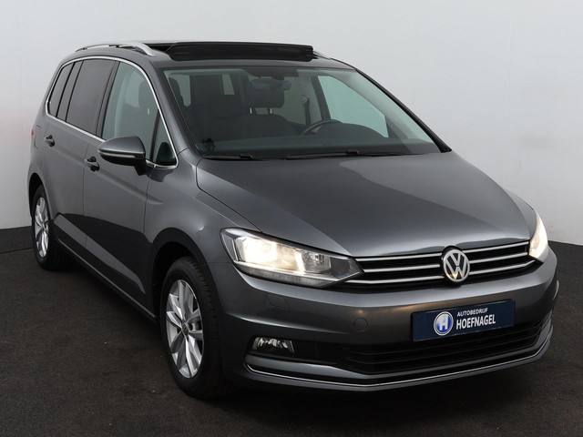 Volkswagen Touran 1.5 TSI Highline 7p Automaat | Panoramadak | Camera | Stoelverwarming | Trekhaak