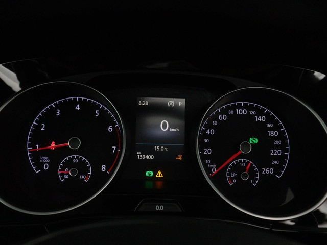 Volkswagen Touran 1.5 TSI Highline 7p Automaat | Panoramadak | Camera | Stoelverwarming | Trekhaak