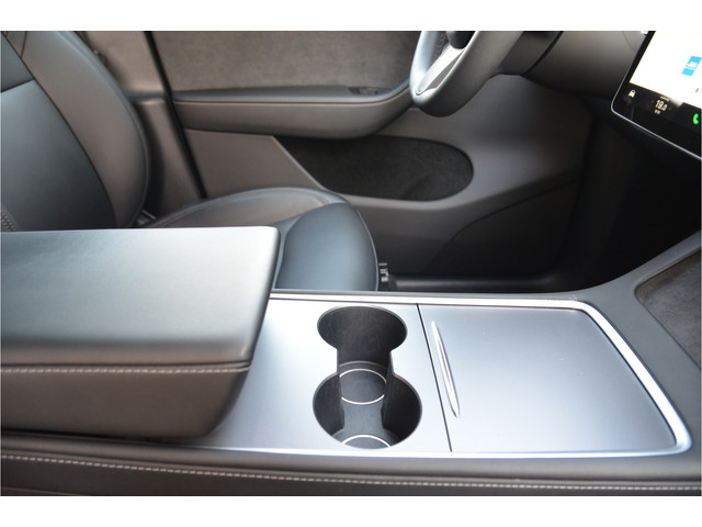 Tesla Model Y Long Range RWD 75 kWh WLTP 533km, AutoPilot4.0, BTW auto!