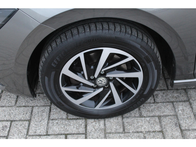 Volkswagen Polo 1.0 TSI Highline Apple carplay Parkeersensoren rondom Cruise control Climate control Stoelverwarming Licht metalen velgen Privac