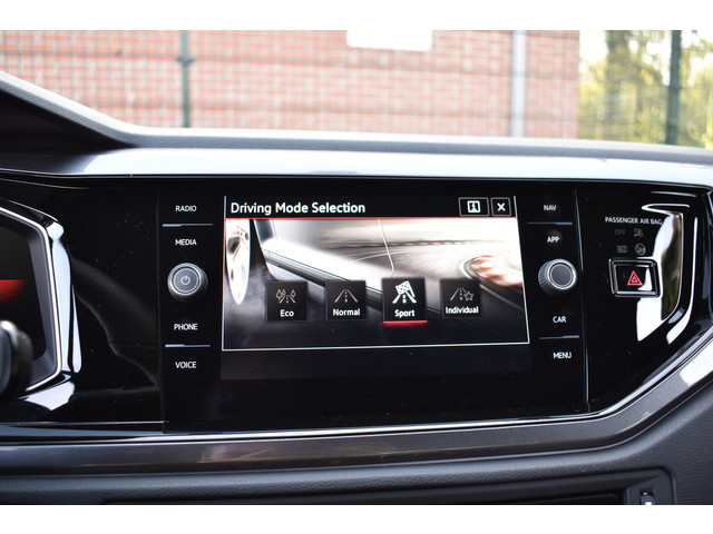 Volkswagen Polo 2.0 TSI GTI TSI 210PK DSG GTI-SPORT IQ-LIGHT PDC CARPLAY