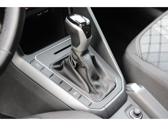 Volkswagen Polo 1.0 TSI HIGHLINE BUSINESS R | R-LINE | PANO | CAMERA | NAVI | VIRTUAL | FAB. GARANTIE | 1E EIG!